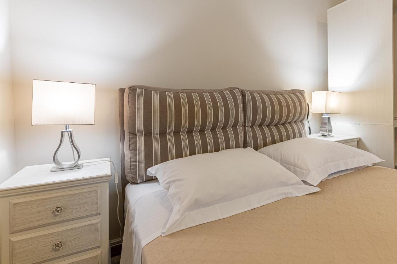 Tina Aparthotel