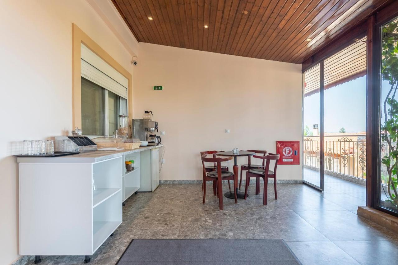 Tina Aparthotel