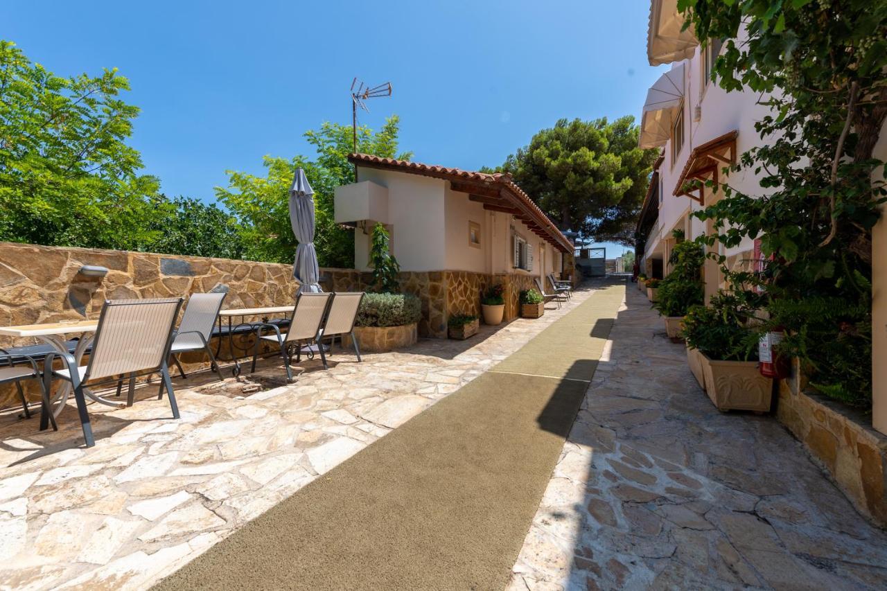 Aparthotel Tina 3*